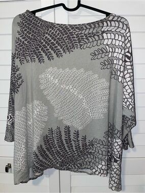 Manuheali’i Hawaii Gray White Fern Print Boatneck Tunic Dolman Batwing Top Shirt